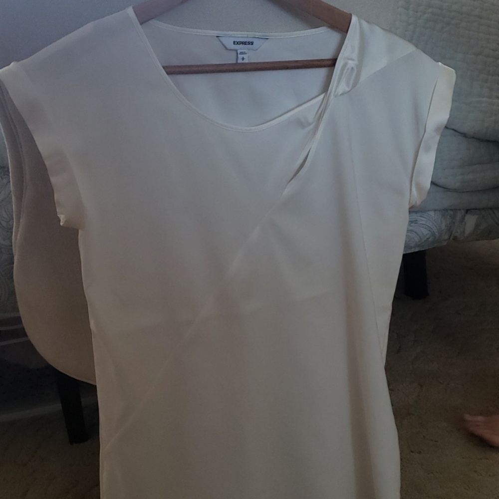 Beautiful Twist Top